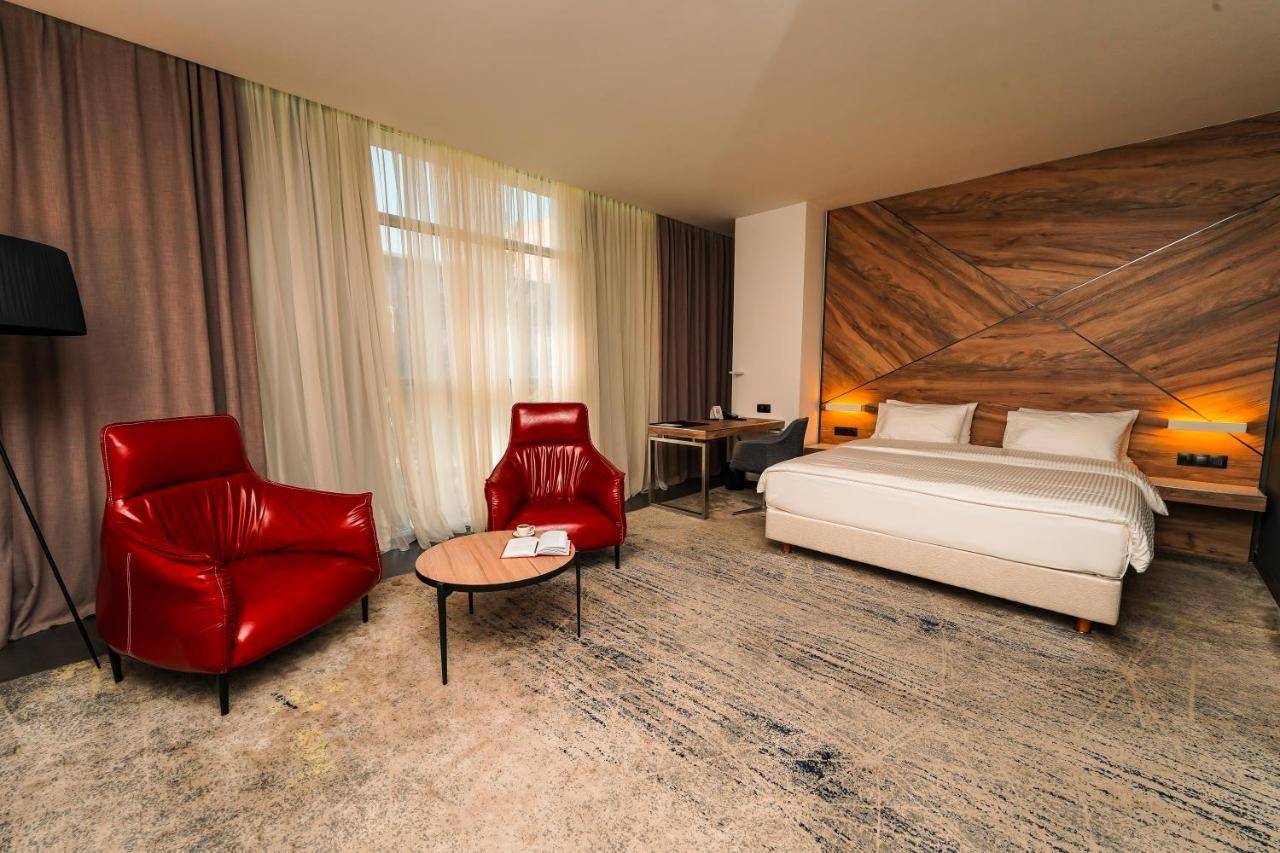 Messier 53 Hotel Erevan Esterno foto